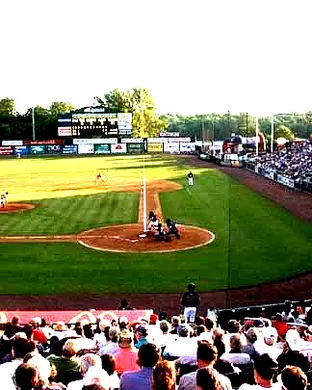 Lowell Spinners vs. Worcester Bravehearts sports event